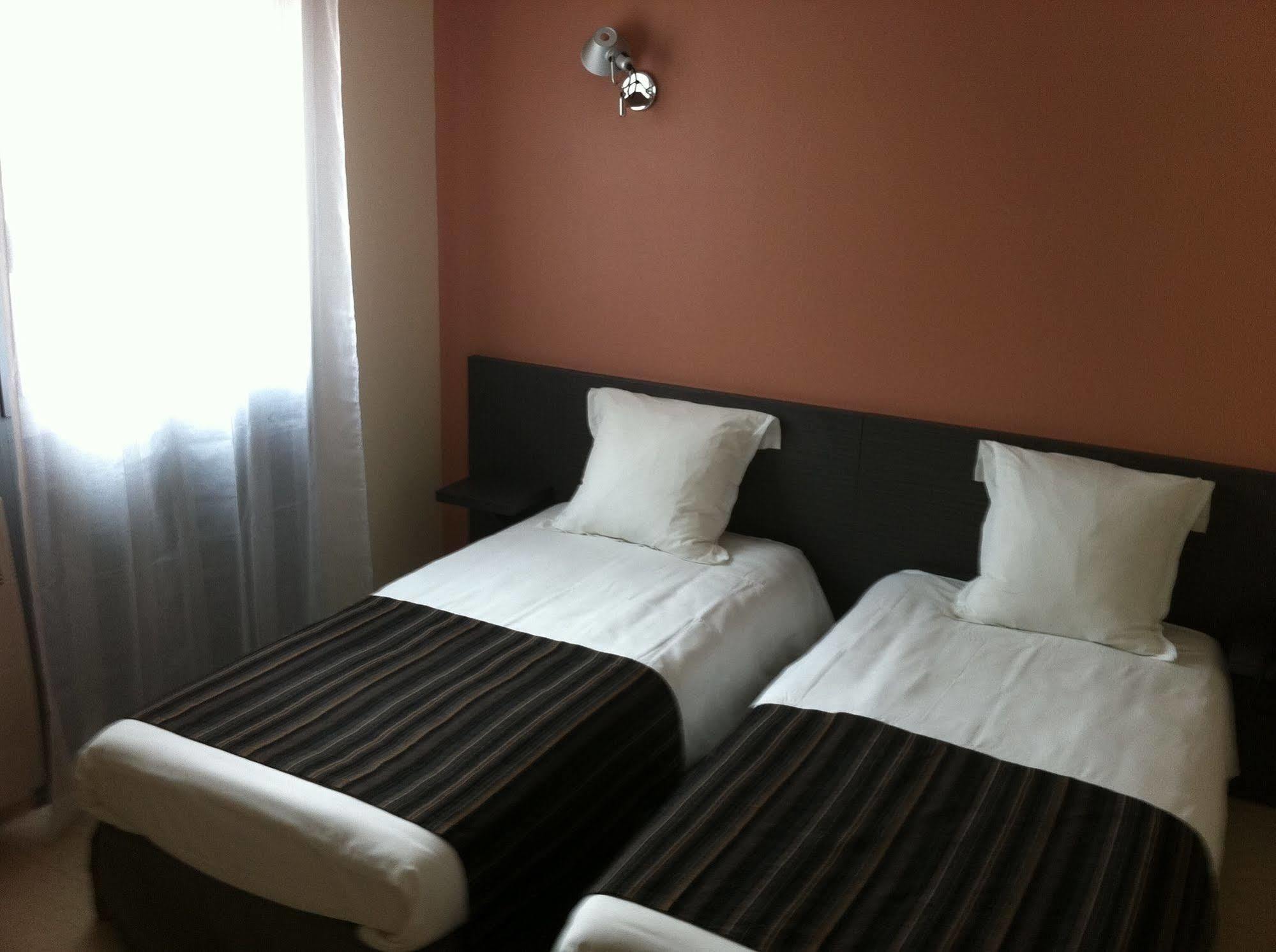 Fasthotel Le Rale Des Genets - Un Hotel Fh Collection Dun-sur-Meuse Exterior foto